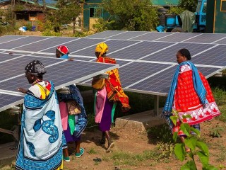 Banking on sunshine: World added far more solar than fossil fuel power generating capacity in 2017